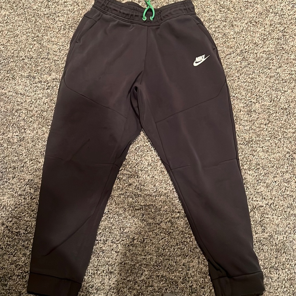 Nike tech joggers. Boys XL - grey